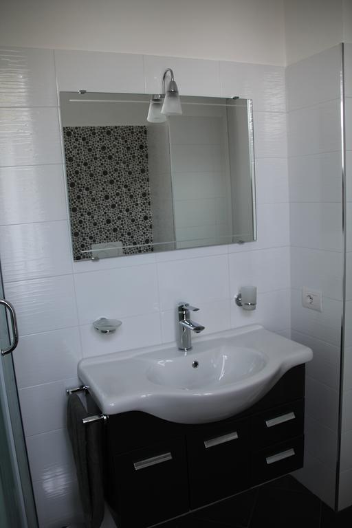 La Ciliegia Bianca Bed & Breakfast Belgirate Cameră foto